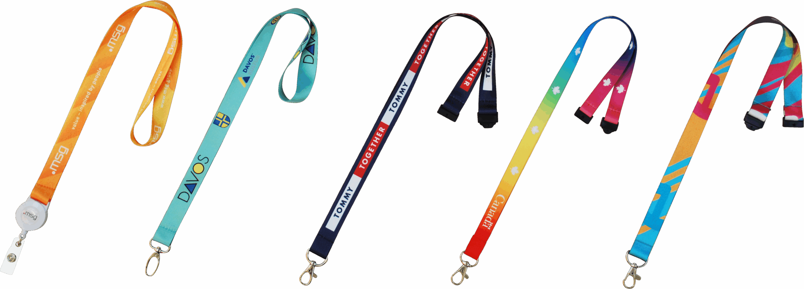 Mehrere bunte Schlüsselbänder mit unterschiedlichen Designs und Logos auf rotem Hintergrund.