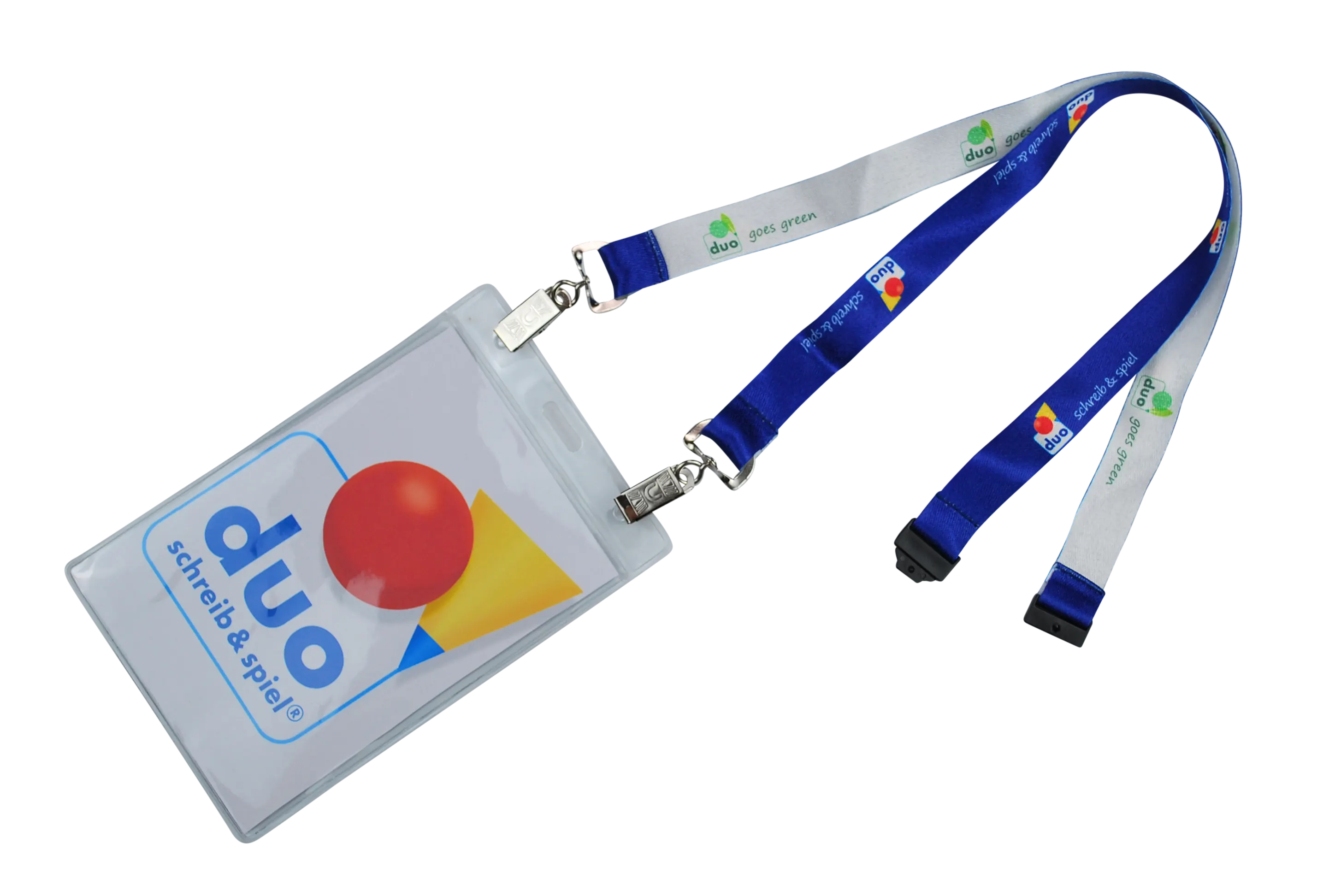 Ein Namensschild mit blauer Umhängekordel, zeigt das Logo von "duo schreib & spiel" und geometrische Formen.