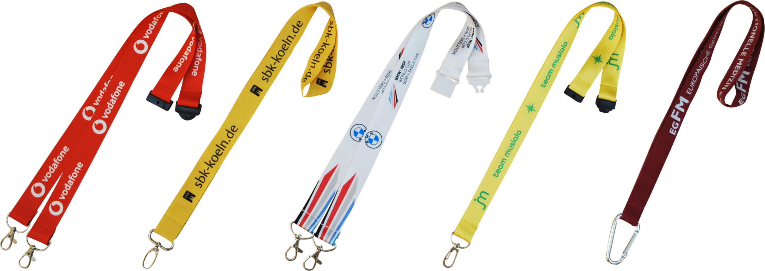 Fünf verschiedene farbige Lanyards mit Logos und Texten von Unternehmen und Organisationen.
